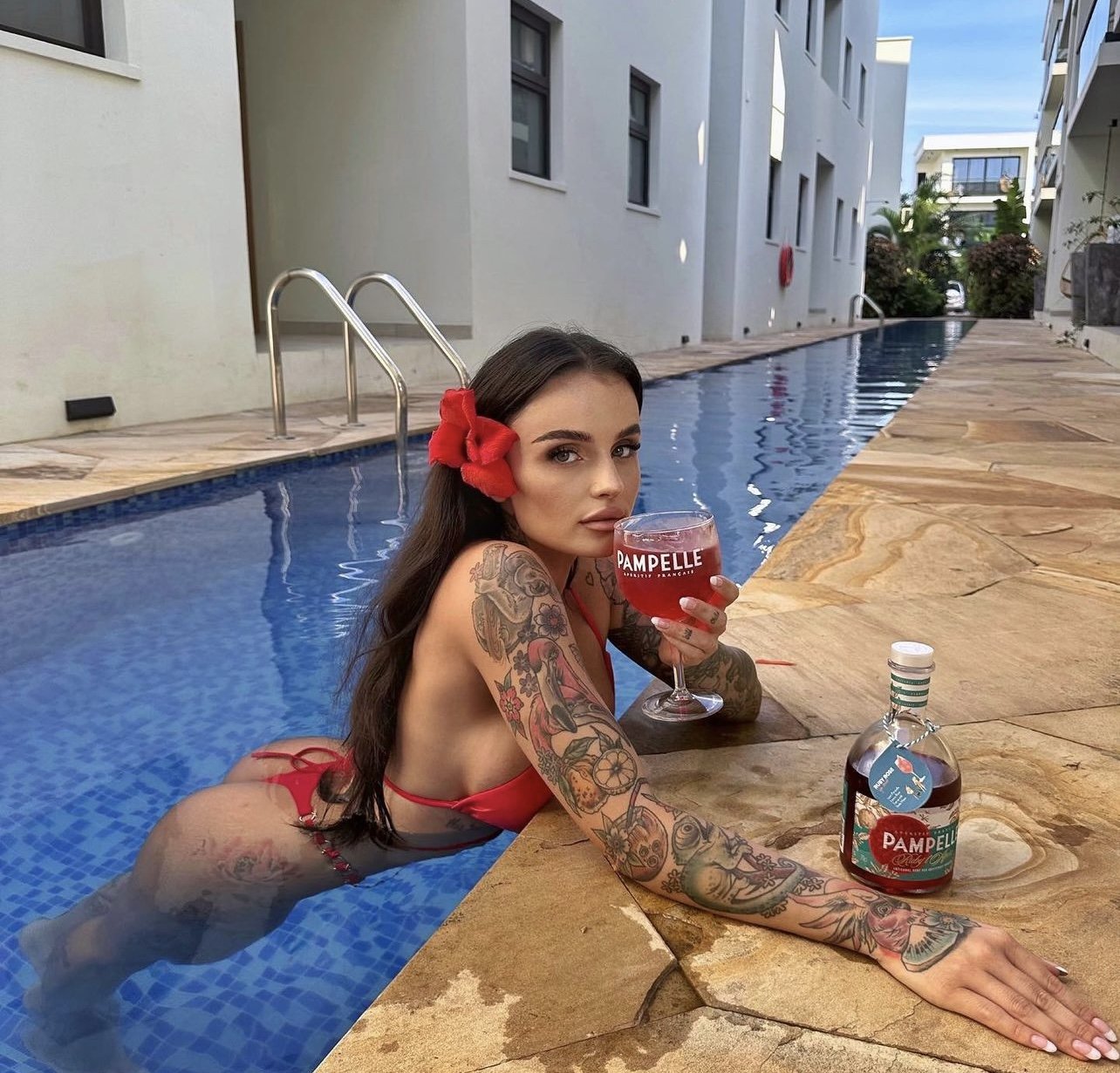 Tattooed Milf In Bikini Showing Off Her Perfect Curves 28