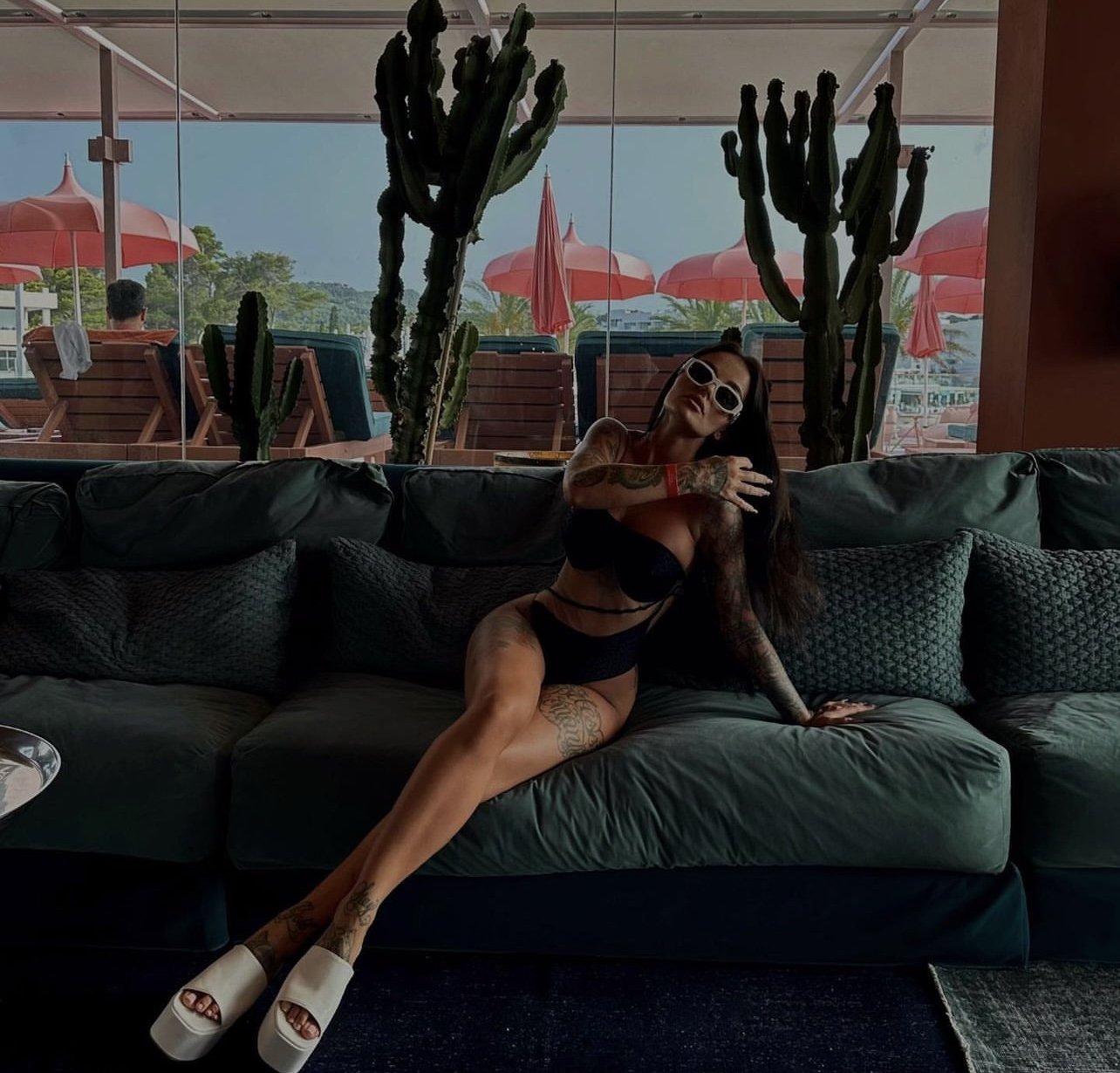 Tattooed Milf In Bikini Showing Off Her Perfect Curves 43