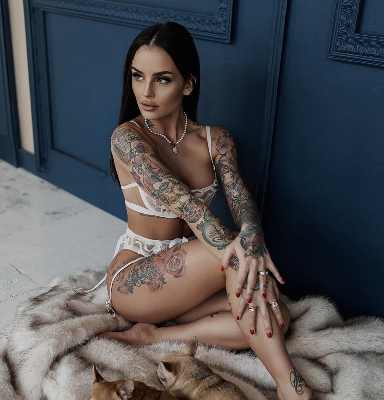 Tattooed Milf In Bikini Showing Off Her Perfect Curves 47