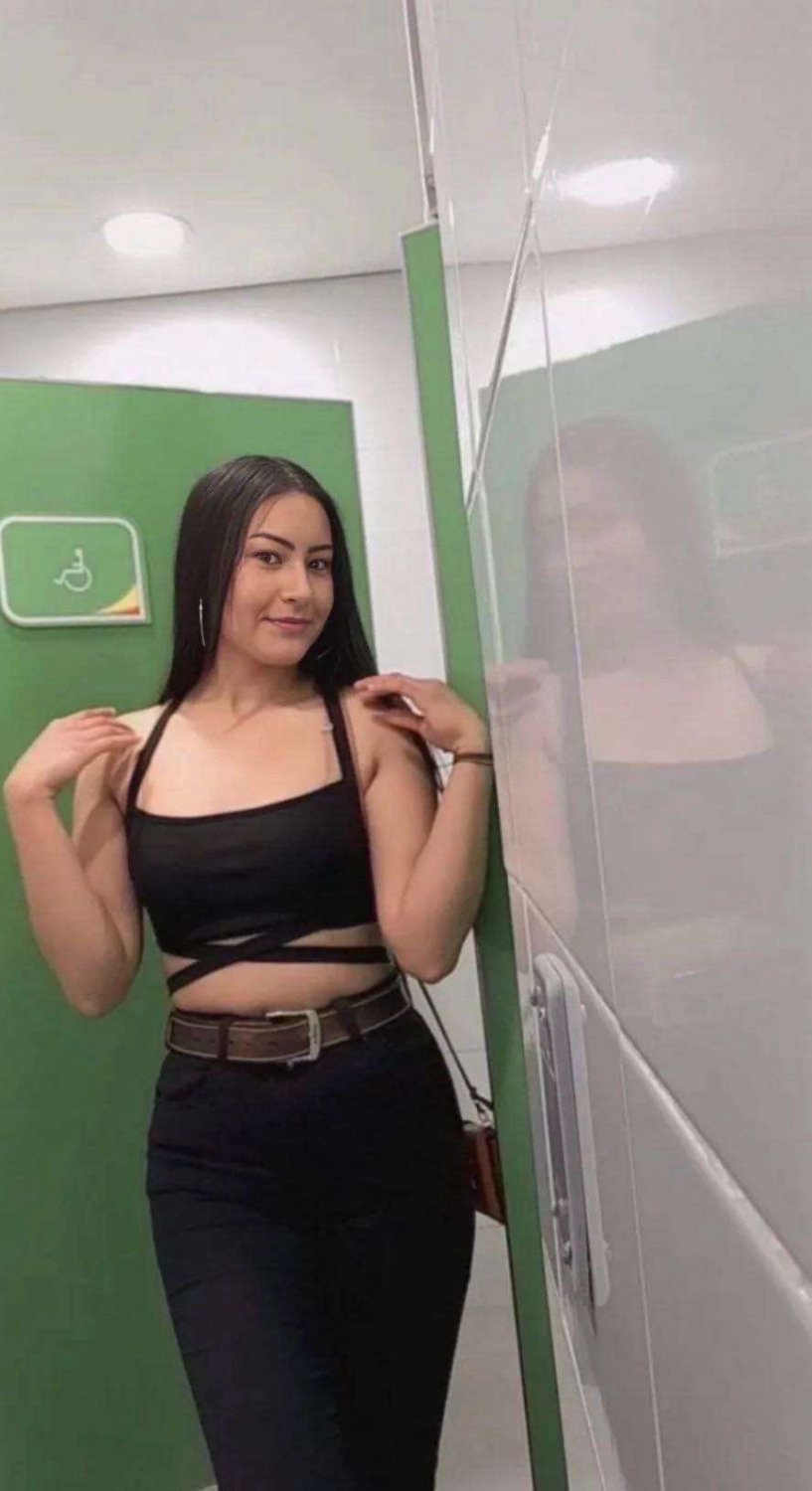 lauren (19yo) miss 2