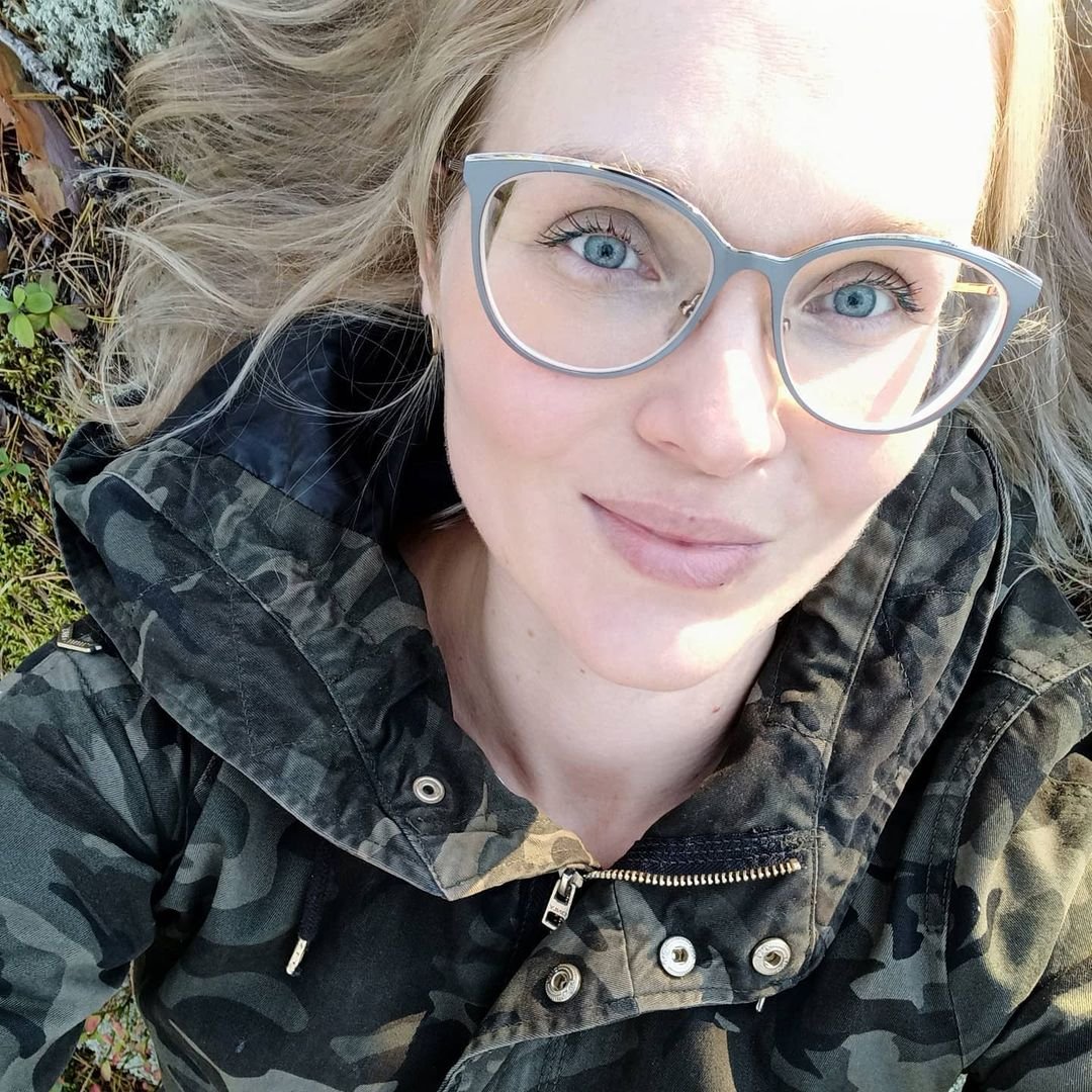 Una sensuale tutor finlandese che gli studenti desiderano ardentemente 1