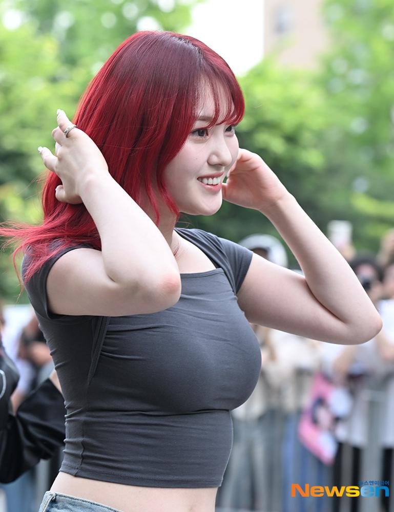 Chaehyun (Kep1er) Boobs/Bounce KPOP 5