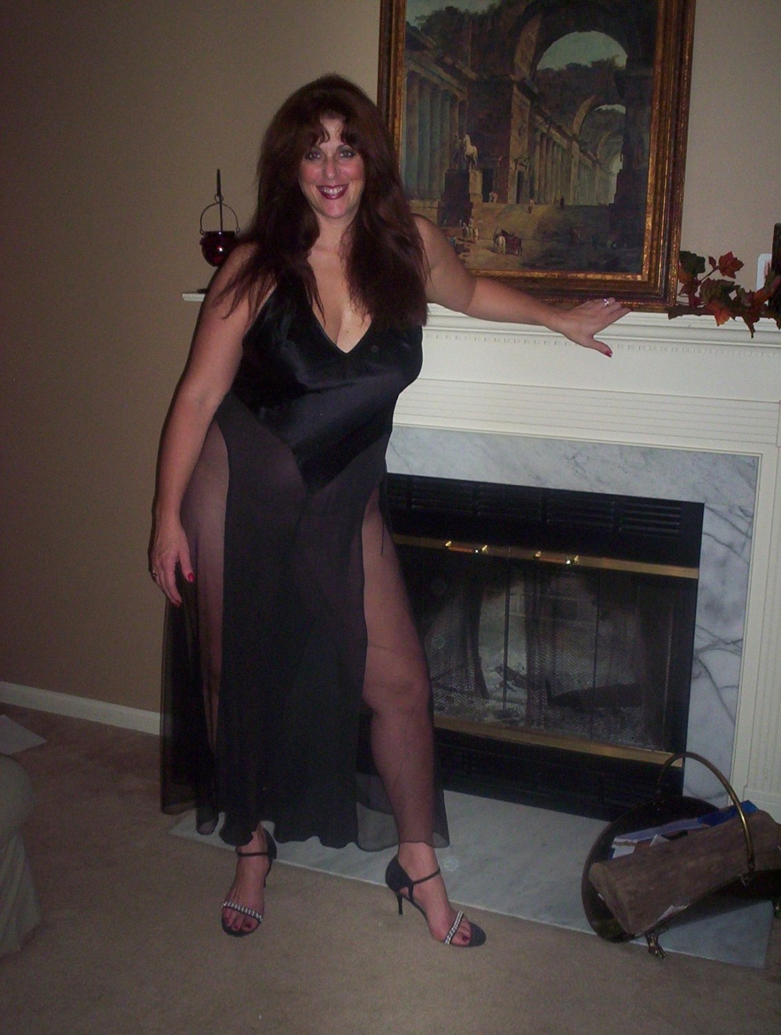 Buxom Mature z wielkimi cyckami rozkłada się na swojej pryczy 7