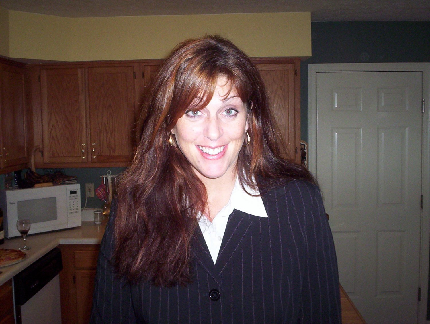 Buxom Mature z wielkimi cyckami rozkłada się na swojej pryczy 25