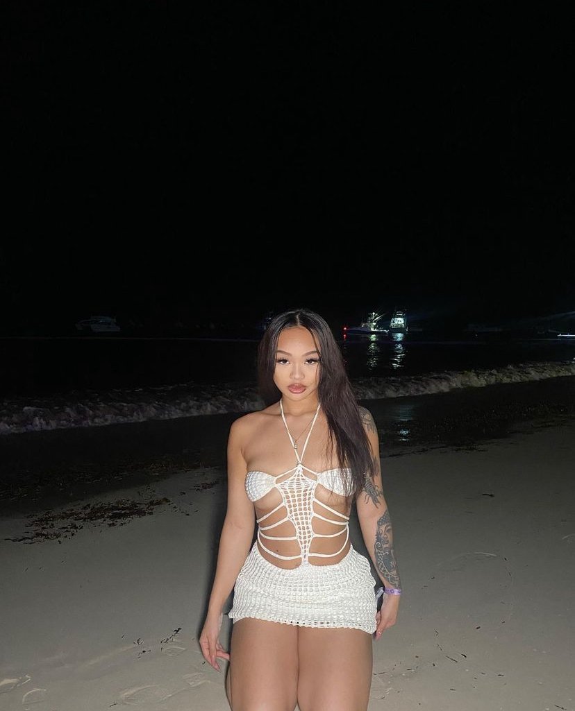 Niesamowite Ahh Abg Hussy odkryte 12