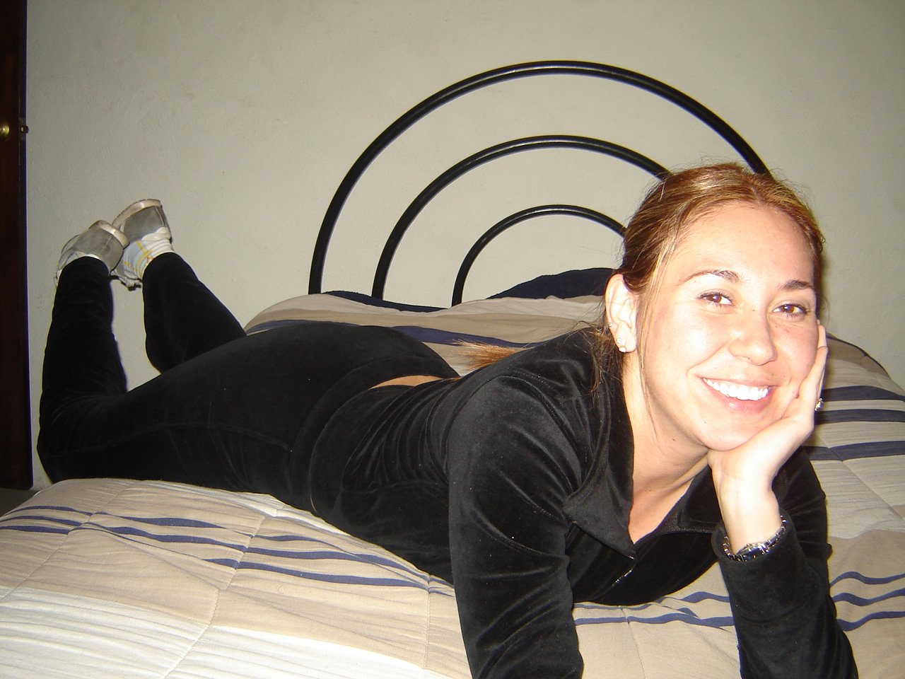 Agapornis bisexual con apetito de polla negra Parte 1 9