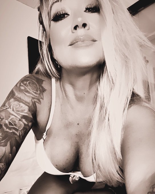 MILF Alert — Big Curves, Bigger Desires ???????? 1