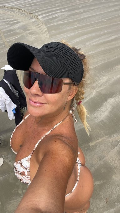 MILF Alert — Big Curves, Bigger Desires ???????? 3