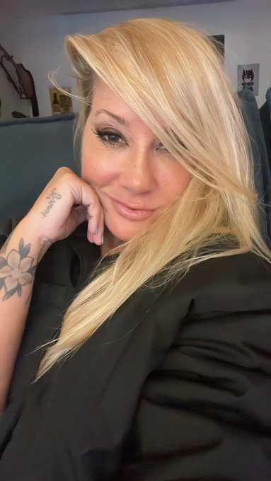 MILF Alert — Big Curves, Bigger Desires ???????? 16