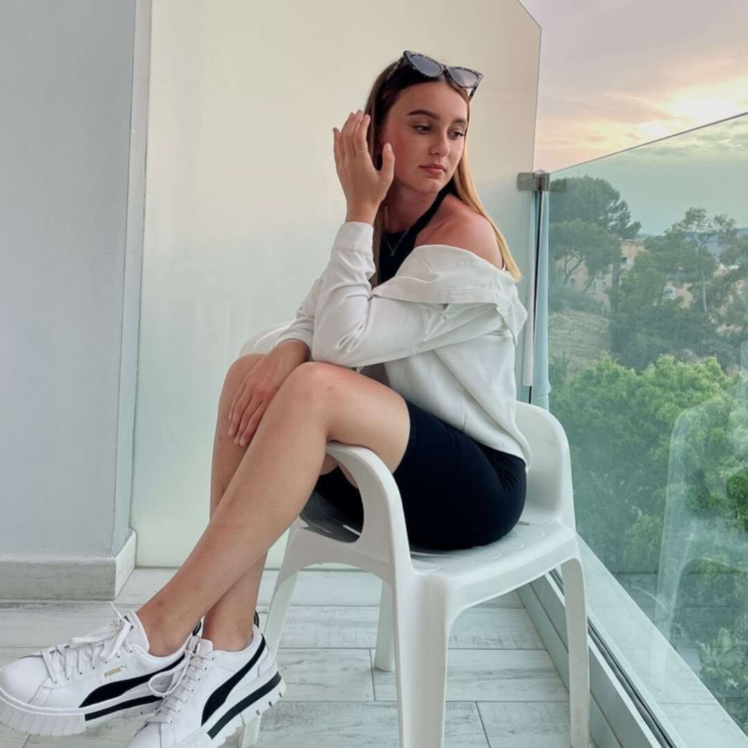 Alina 4