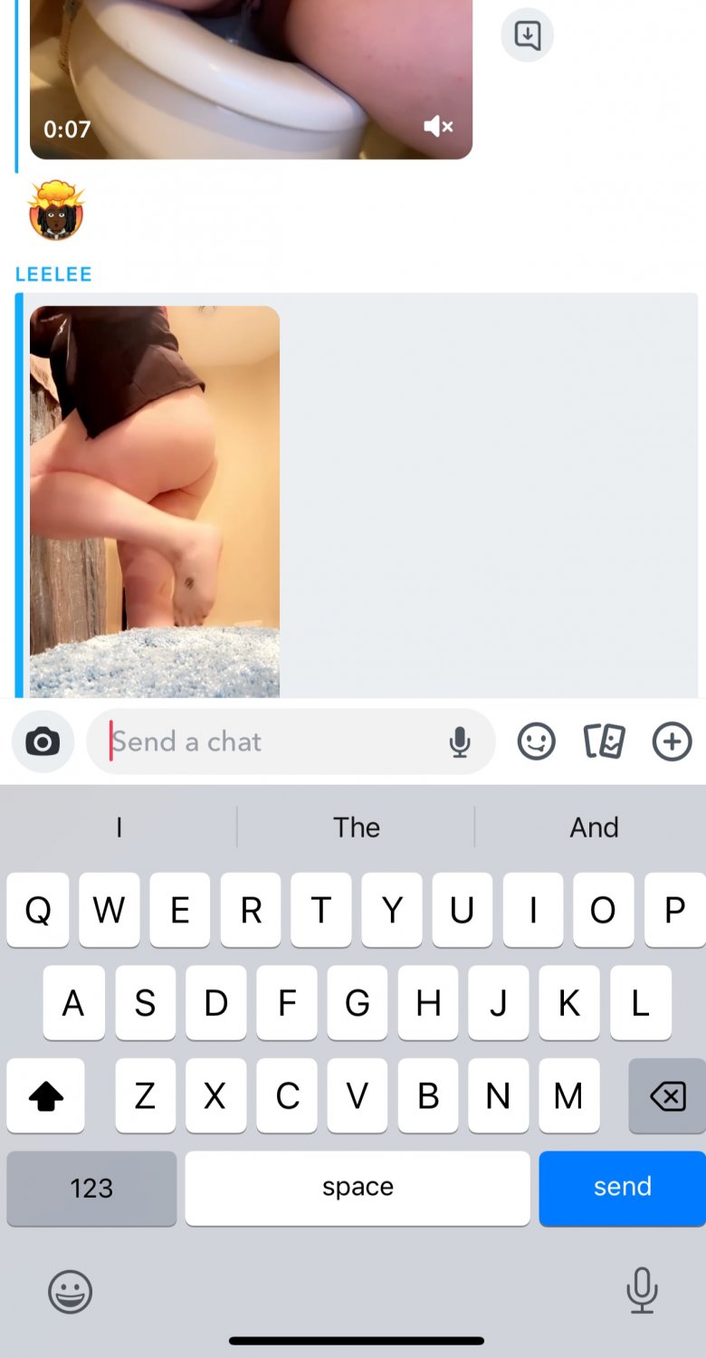 Redhead Leelee rocks feet, ass, and scat in wild chat 2