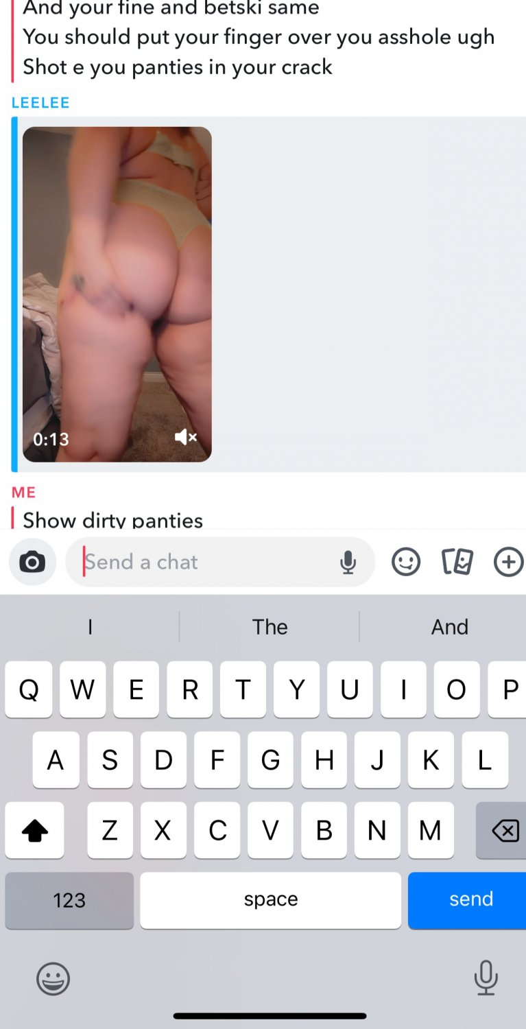 Redhead Leelee rocks feet, ass, and scat in wild chat 3