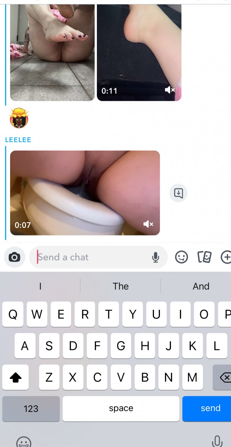 Redhead Leelee rocks feet, ass, and scat in wild chat 5