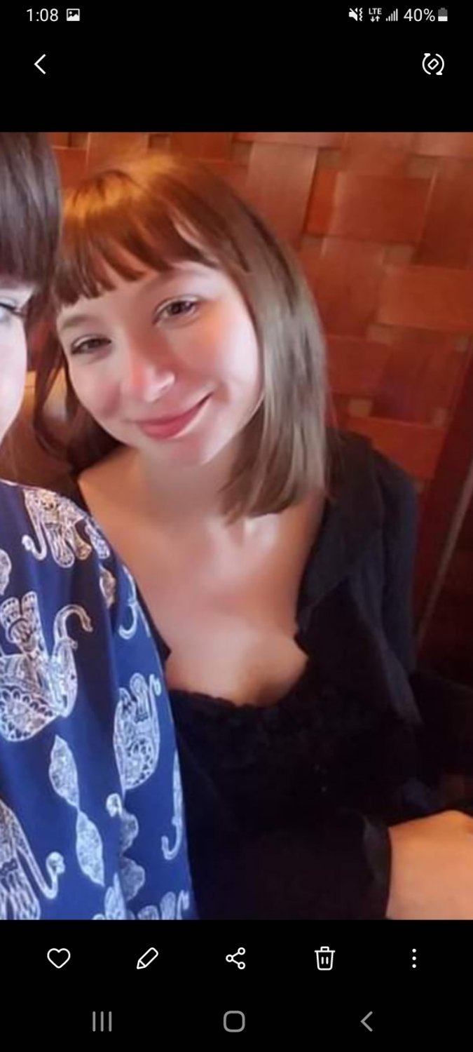 Tifany B. che espone tutto, Scoprire l'ex dolcezza 25