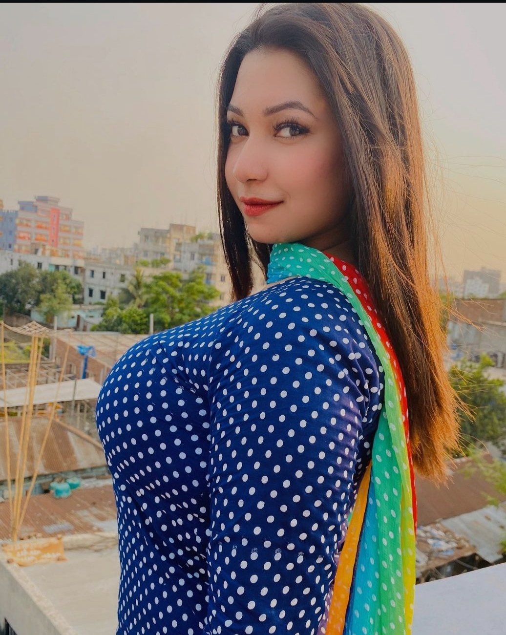 Bangladeşli Büyük göğüsler tiktoker Tashruva 5