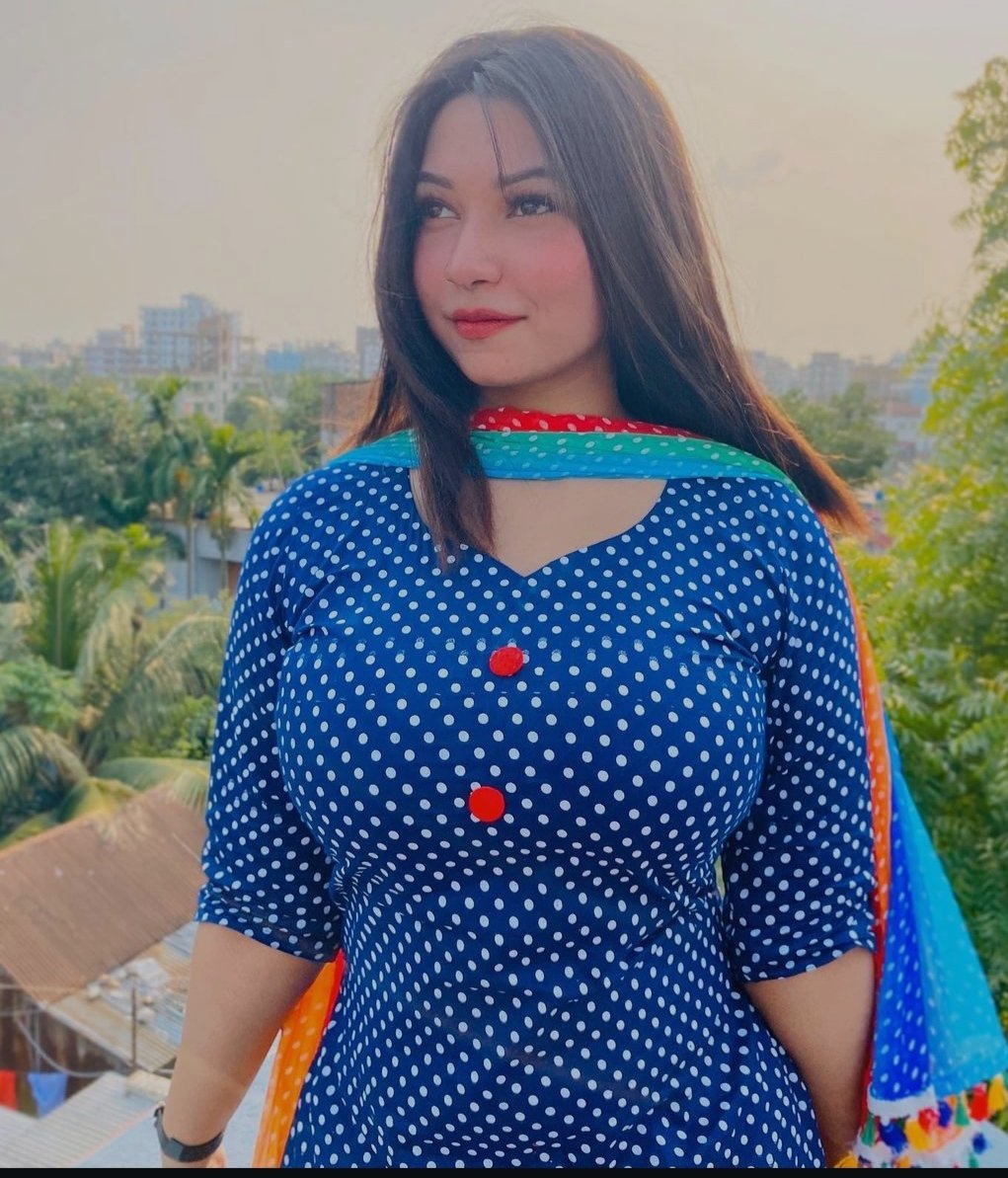 Bangladeşli Büyük göğüsler tiktoker Tashruva 8