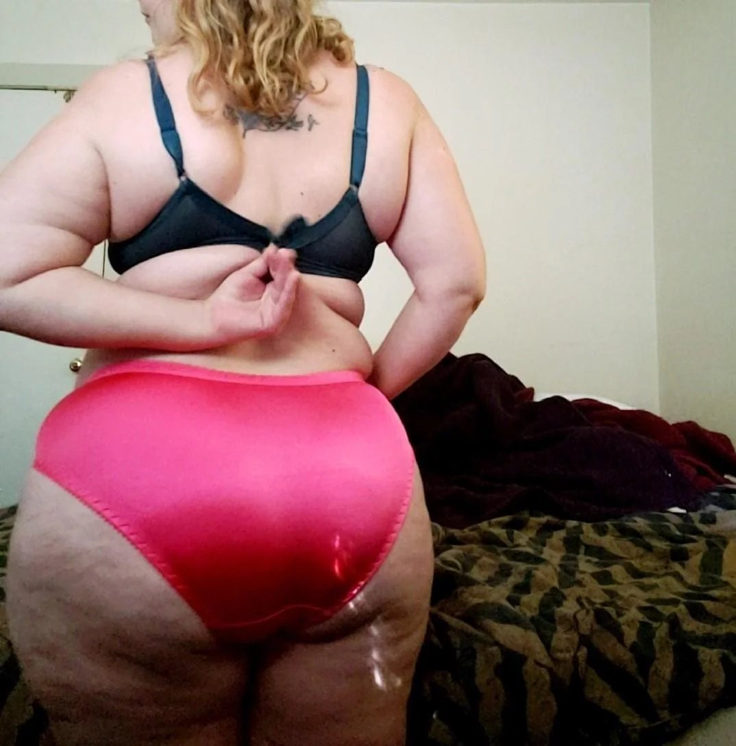 Big Booty Babe Shows Off Her Favorite Panties and Tight Ass 10