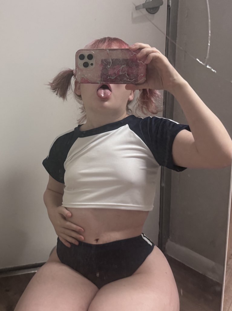 Lyrik — The Goth Dreamgirl You’ll Want to Sin With 18