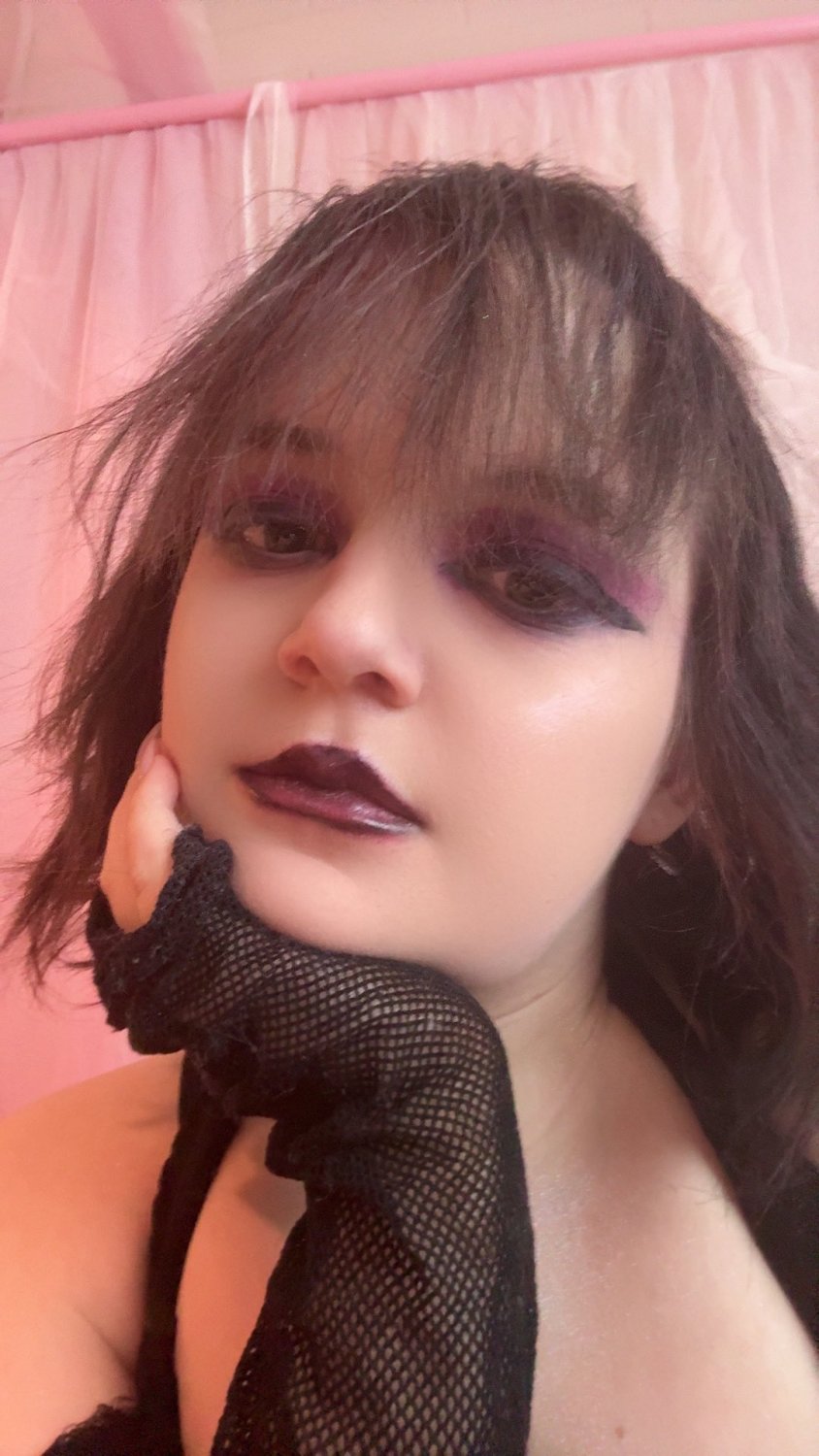 Lyrik — The Goth Dreamgirl You’ll Want to Sin With 22