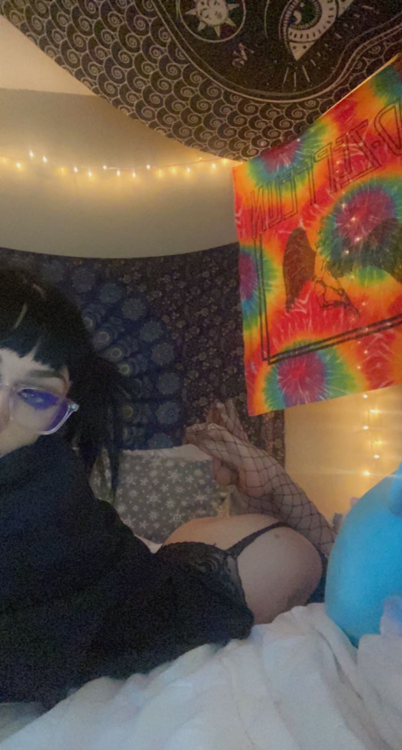 Evan Reed, Mini-Goth, ehemaliger OF-Inhaltsersteller (Tulsa, OK) 31