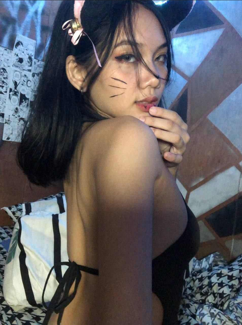 Mouth-Watering Chinese Cutie Spreads Her Wet Pussy for You to Jack Off To 21