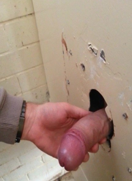 Gloryhole gay 2