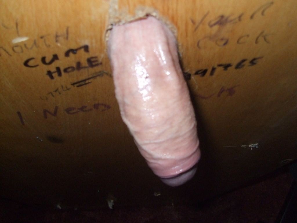 Gloryhole gay 4