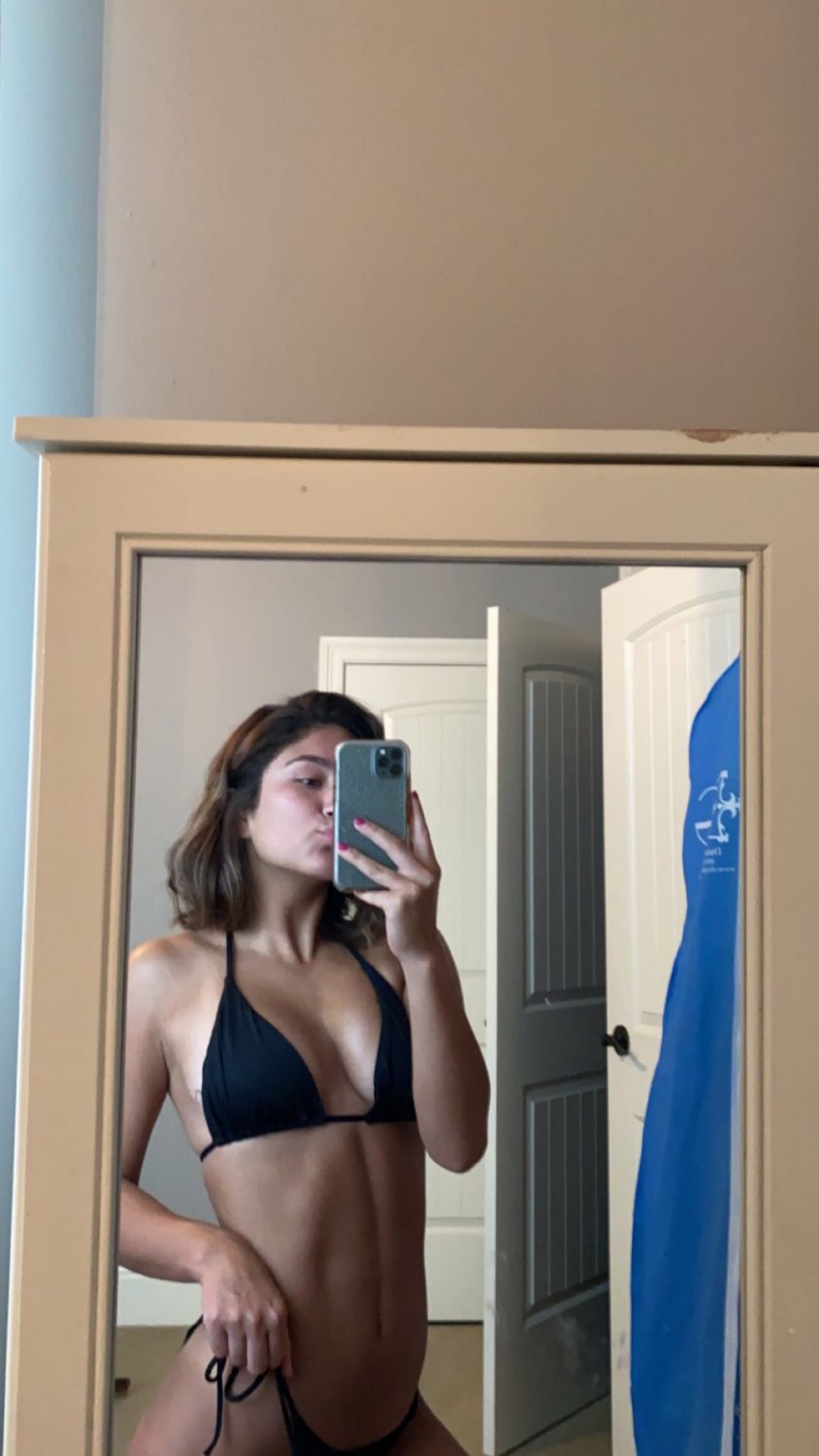 Alyssa war eine tolle Cheerleaderin von der U of Mississippi! pt 1 von zwei 3