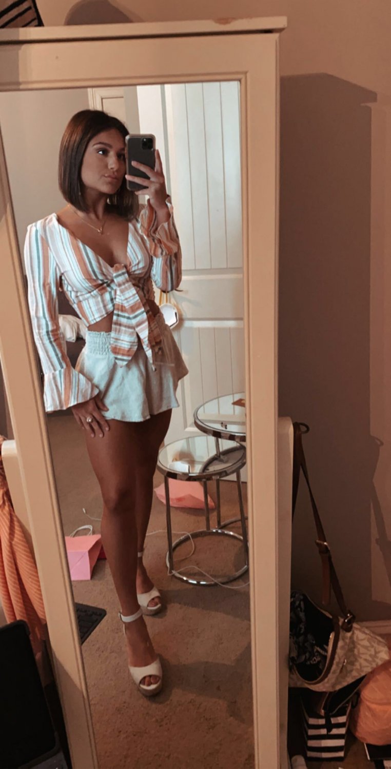 Alyssa war eine tolle Cheerleaderin von der U of Mississippi! pt 1 von zwei 36