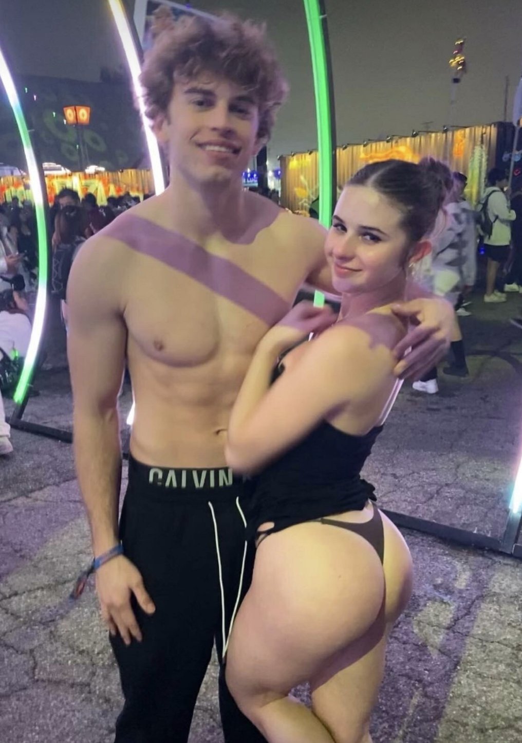 フィットチアリーダーホッティーエクスポーズドインカレッジティックトックファック 25