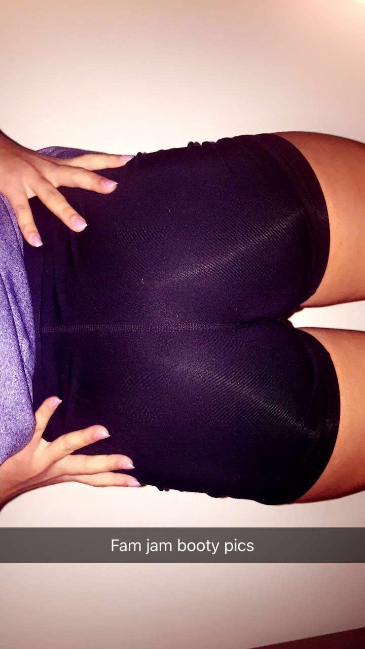 College cheerleader hottie hooks up in amateur selfie 13