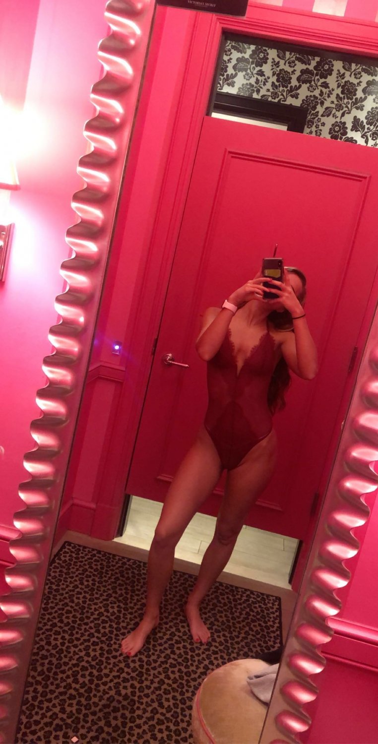 Ujawnienie #295: Drażnienie cheerleaderek 9