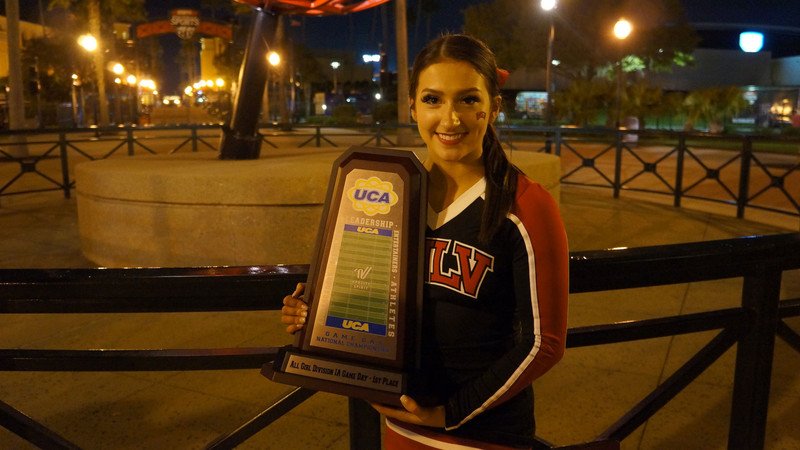 Mia, la animadora 14