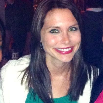 Esposa una vez dio permiso para que capturasen sus coquetas tetitas y su tatuada puerta trasera en fiesta casera 9