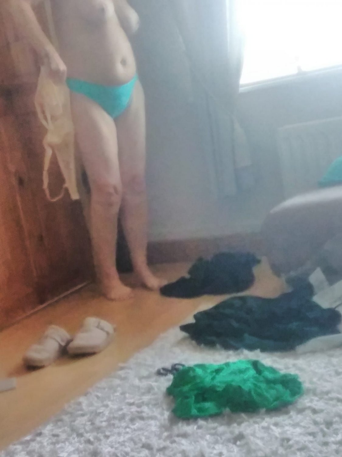 Zgłoszona brytyjska żona Sandra 61 z Lanarkshire British ... mąż błaga, aby wiedzieć, czy nadal korzysta z walenia konia 4