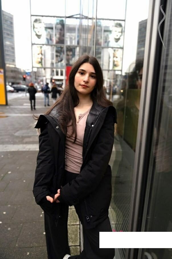 Türkisches Flittchen entblößt ihren muslimischen Glauben 13