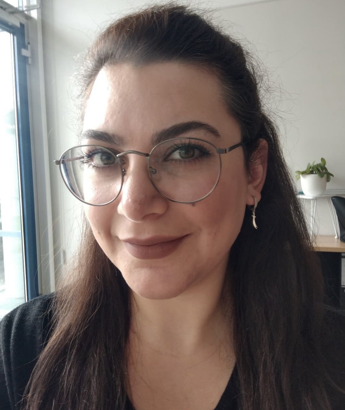 Turkish milf hottie with glasses fucks hairy pussy 2