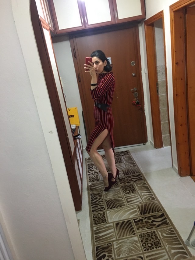 Savory Turkish Hijab Hottie Bll.Polat Shows Off on Insta Selfies 10