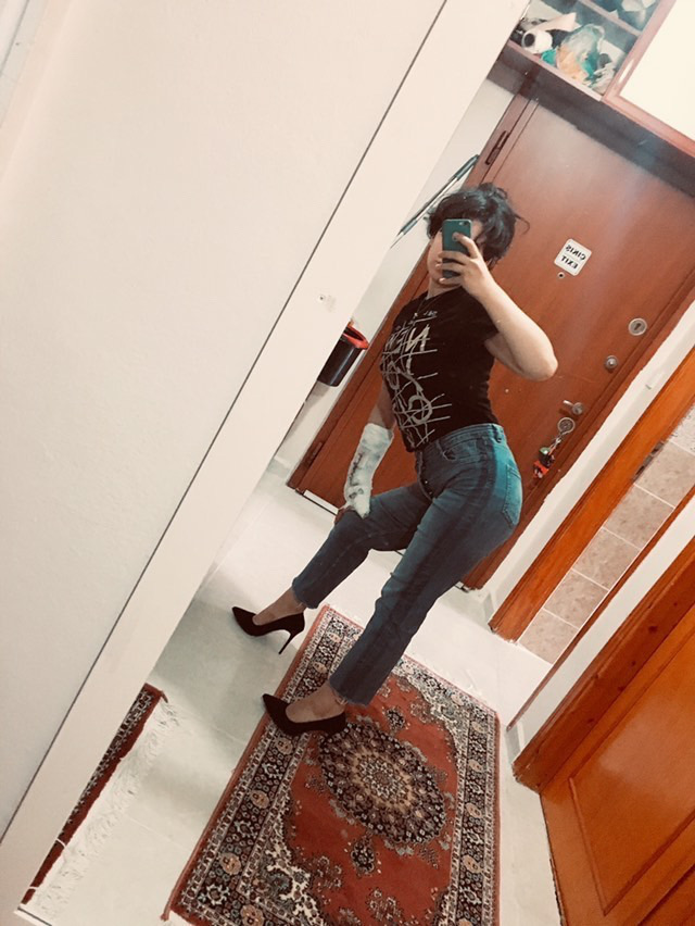 Savory Turkish Hijab Hottie Bll.Polat Shows Off on Insta Selfies 17
