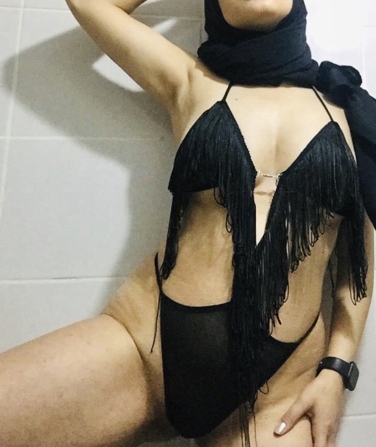 Big-Tit Turkish Hijab Dilara Works A101 in Selfie Fuck 4
