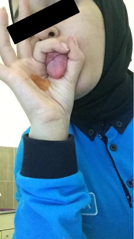 Big-Tit Turkish Hijab Dilara Works A101 in Selfie Fuck 6