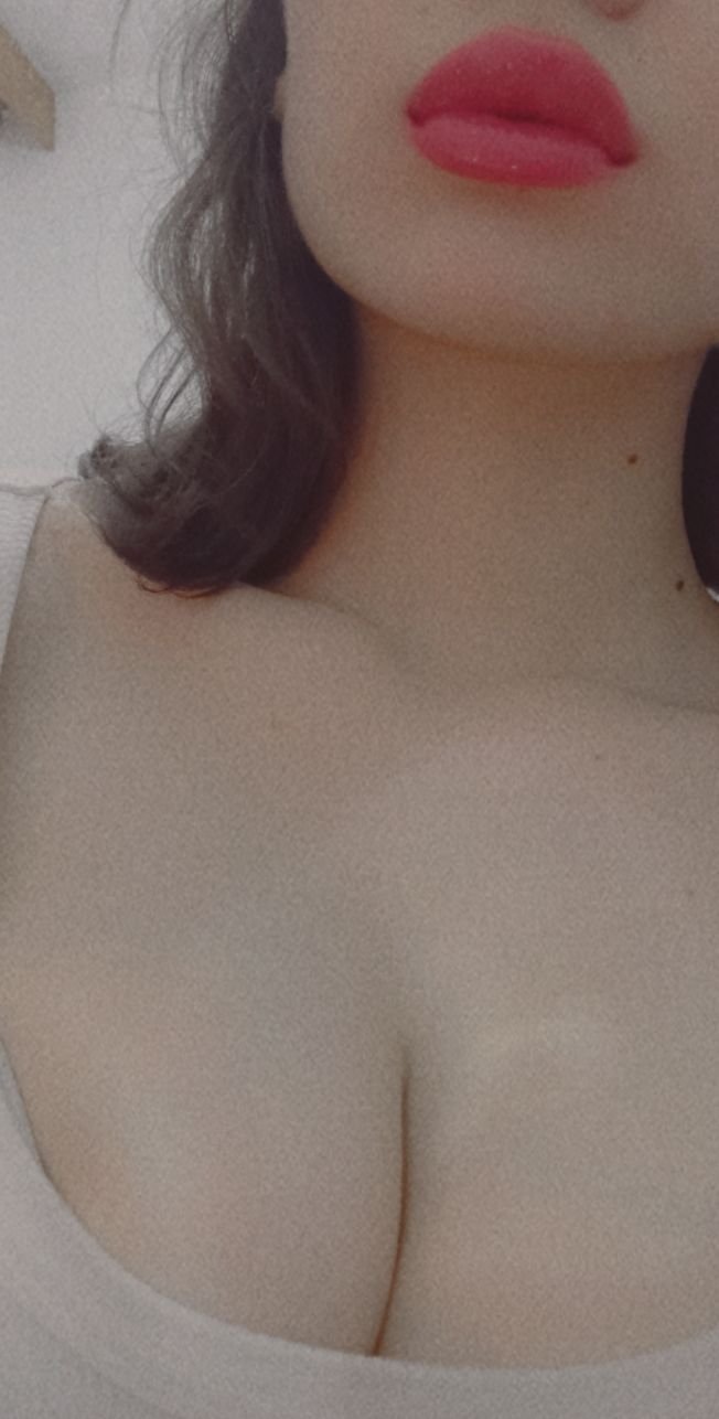 Brune, corps sexy, turque, partie à la fois 20