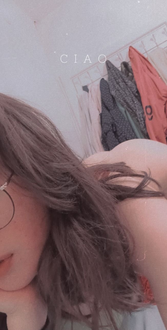 Brune, corps sexy, turque, partie à la fois 26