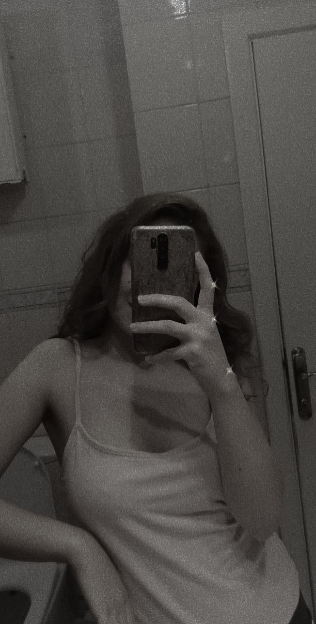Brune, corps sexy, turque, partie à la fois 42