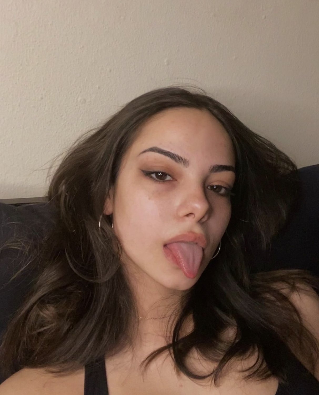 Coqueta turca Beyza te hará semen. Enviame un mensaje sobre ella kik : leobonicci 5