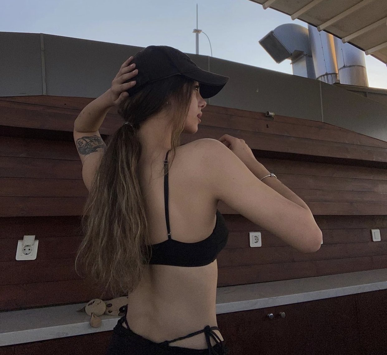 Coqueta turca Beyza te hará semen. Enviame un mensaje sobre ella kik : leobonicci 13