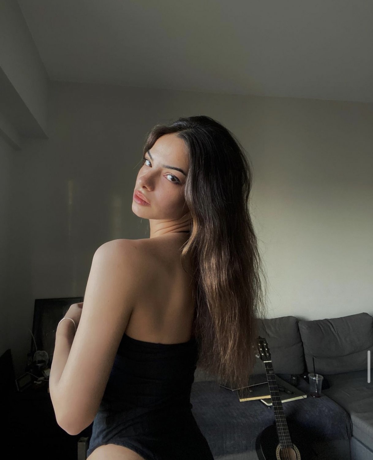 Coqueta turca Beyza te hará semen. Enviame un mensaje sobre ella kik : leobonicci 14