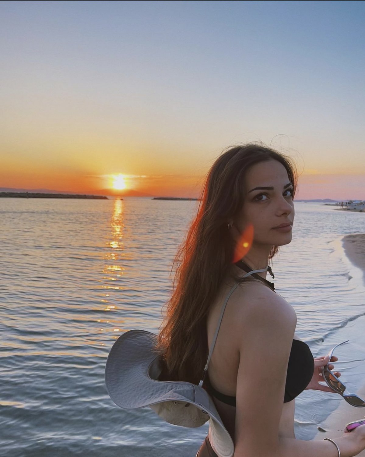 Coqueta turca Beyza te hará semen. Enviame un mensaje sobre ella kik : leobonicci 21