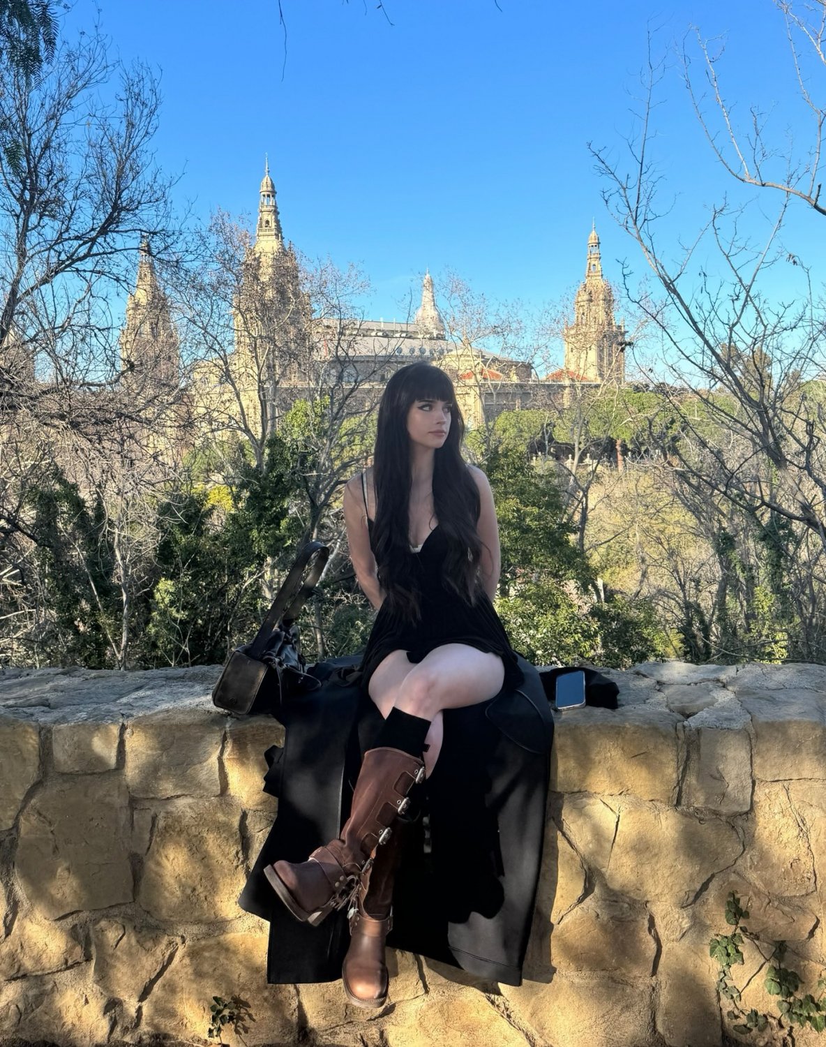 adolescente gira com o seu BF 17