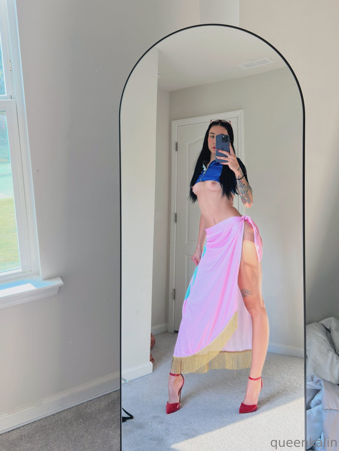 Una sexy teenager dal corpo perfetto mostra le sue abilità 7